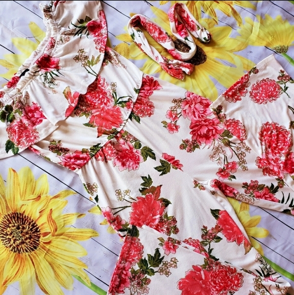 "Love" Flower Jumpsuit - Picture 2 of 4